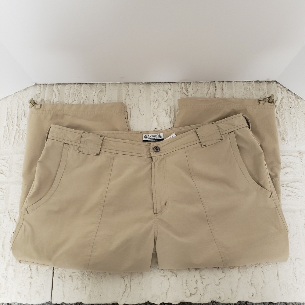 Columbia Light Tan Cargo Capri Pants 16